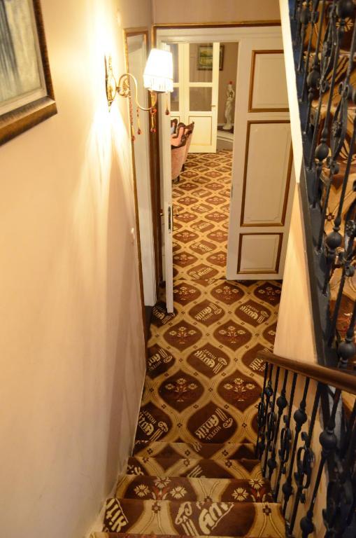 أديرني Antik Hotel المظهر الخارجي الصورة